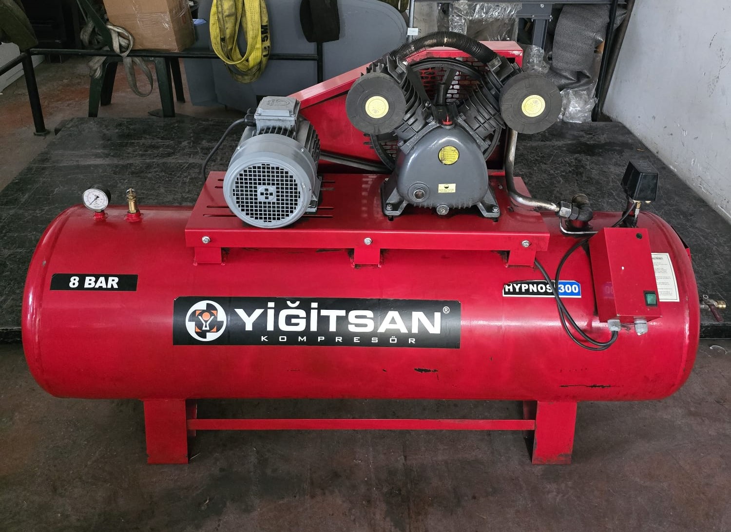 YİĞİTSAN 300 LT PİSTONLU HAVA KOMPRESÖRÜ